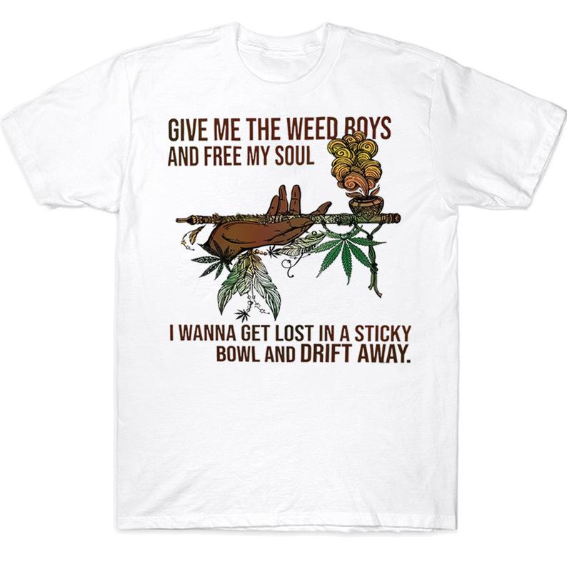 Give Me The Weed Boys And Free My Soul Funny Halloween Witch Smoking Cannabis Marijuana Weed T-shirt