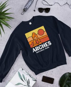 Vintage Arches National Park Moab Utah Navy Blue Unisex Sweatshirt