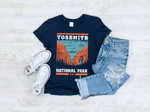 Vintage-Style Yosemite National Park Classic Navy Blue Unisex T-Shirt