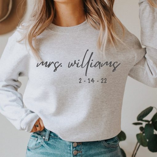 Mrs Wedding Date Crewneck Sweatshirt