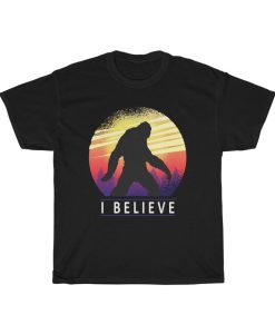 I Believe in Bigfoot Sasquatch Hide and Seek Black Red T-Shirt