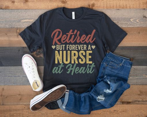 Retro Vintage Retiring Nurse T Shirt