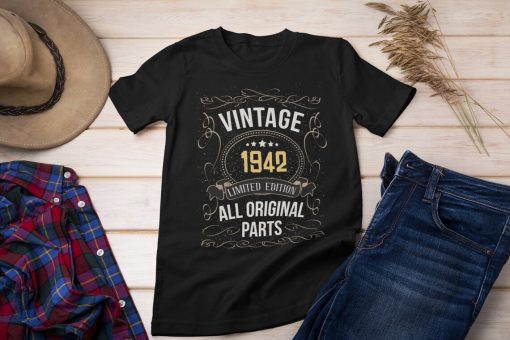 Vintage 1942 Birthday Gift Men Women Original Design Unisex T-Shirt