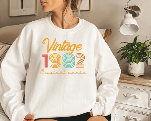 Vintage 1982 Sweatshirt